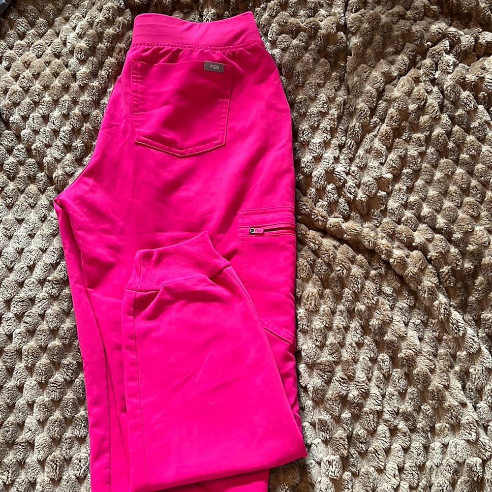 Women’s Figs Zamora jogger scrubs- Medium